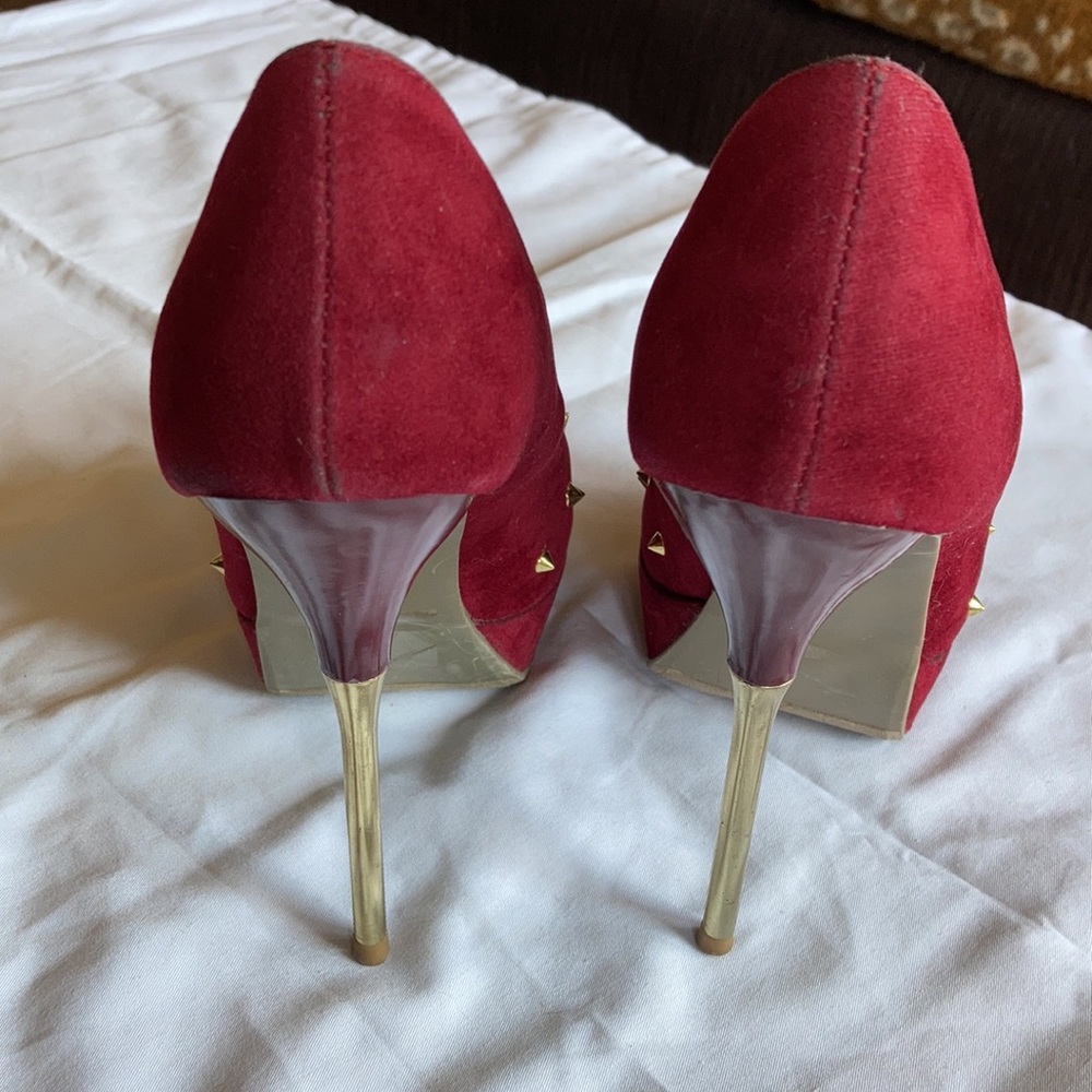 Shoedazzle maroon gold stud pumps - Picture 2 of 5